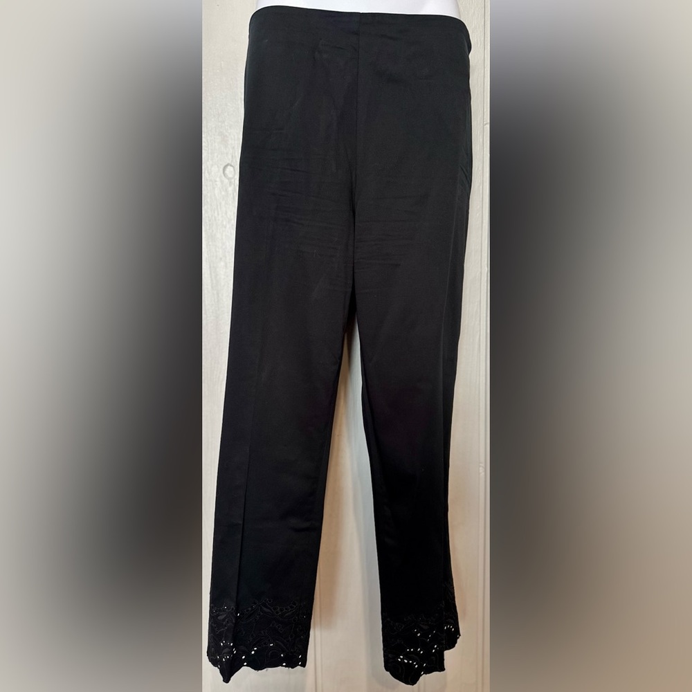 Jones New York Signature Black Stretch Capris with Faux Lace Hem